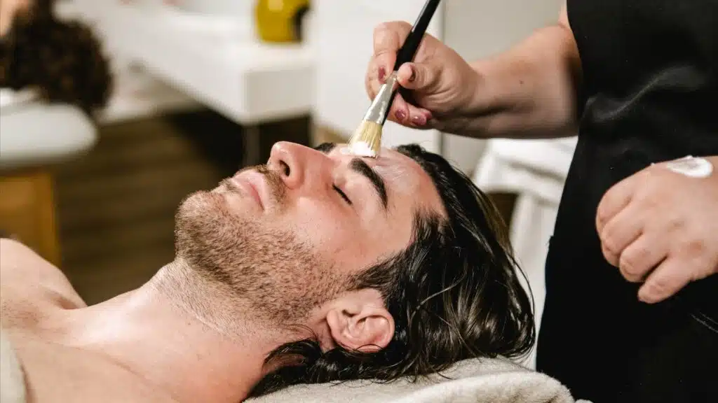 Gesichtsbehandlung und Geichtsmassage für Männer in Husby