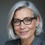 Bob-Frisuren ab 50 mit Brille – Klare Sicht, starker Look