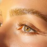 Augenbrauen Tönen & Formen: Trends 2025