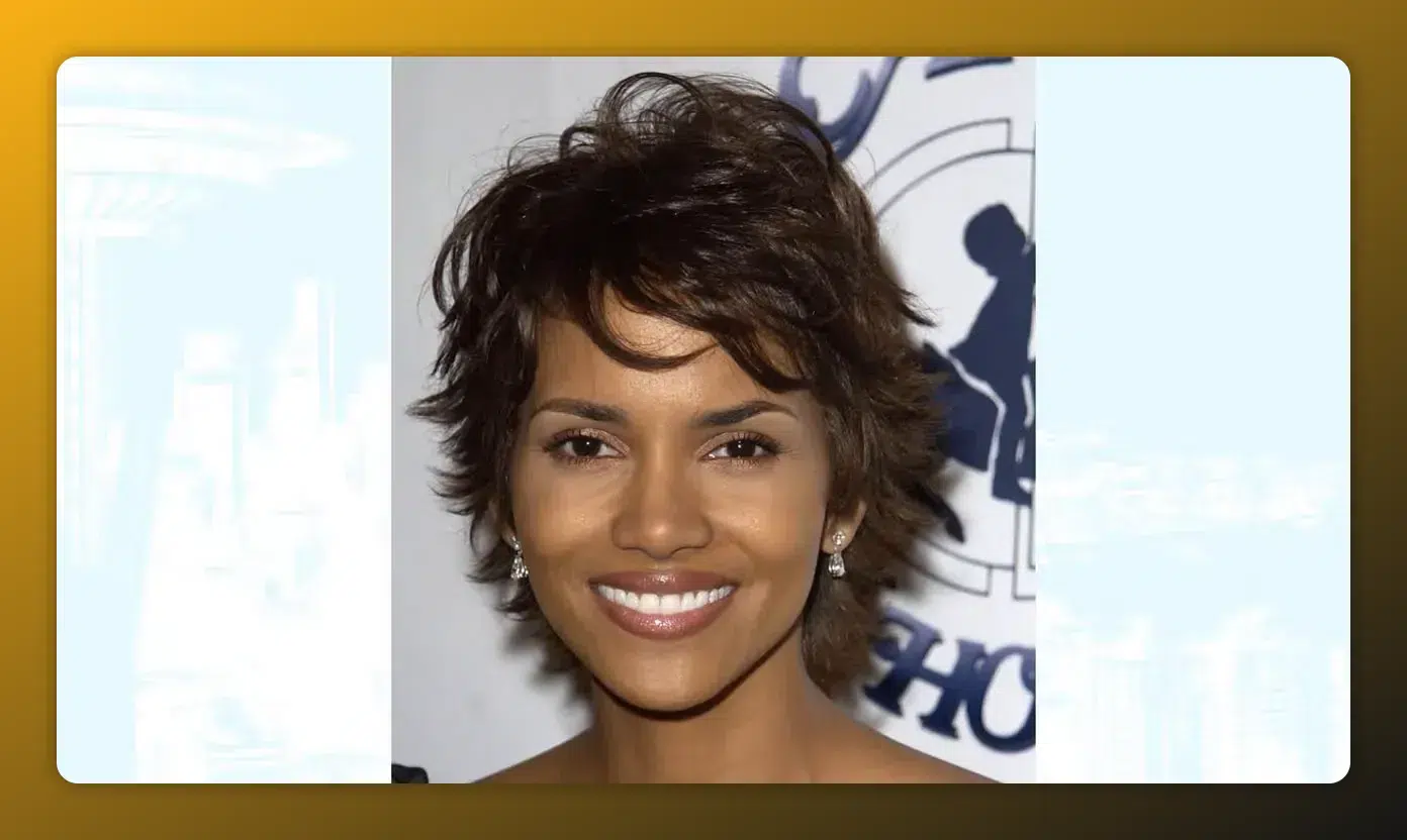 Nahaufnahme eines kurzen, strukturierten Pixie-/Kurzhaarschnitts mit Textur und Volumen