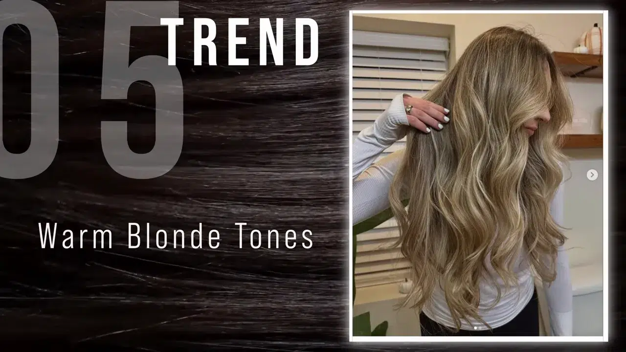 Hair Queens & Kings: Modell mit warmblonden, welligen Haaren und eingeblendetem Schriftzug 'Warm Blonde Tones'. Modell mit warmblonden, welligen Haaren und eingeblendetem Schriftzug 'Warm Blonde Tones'.